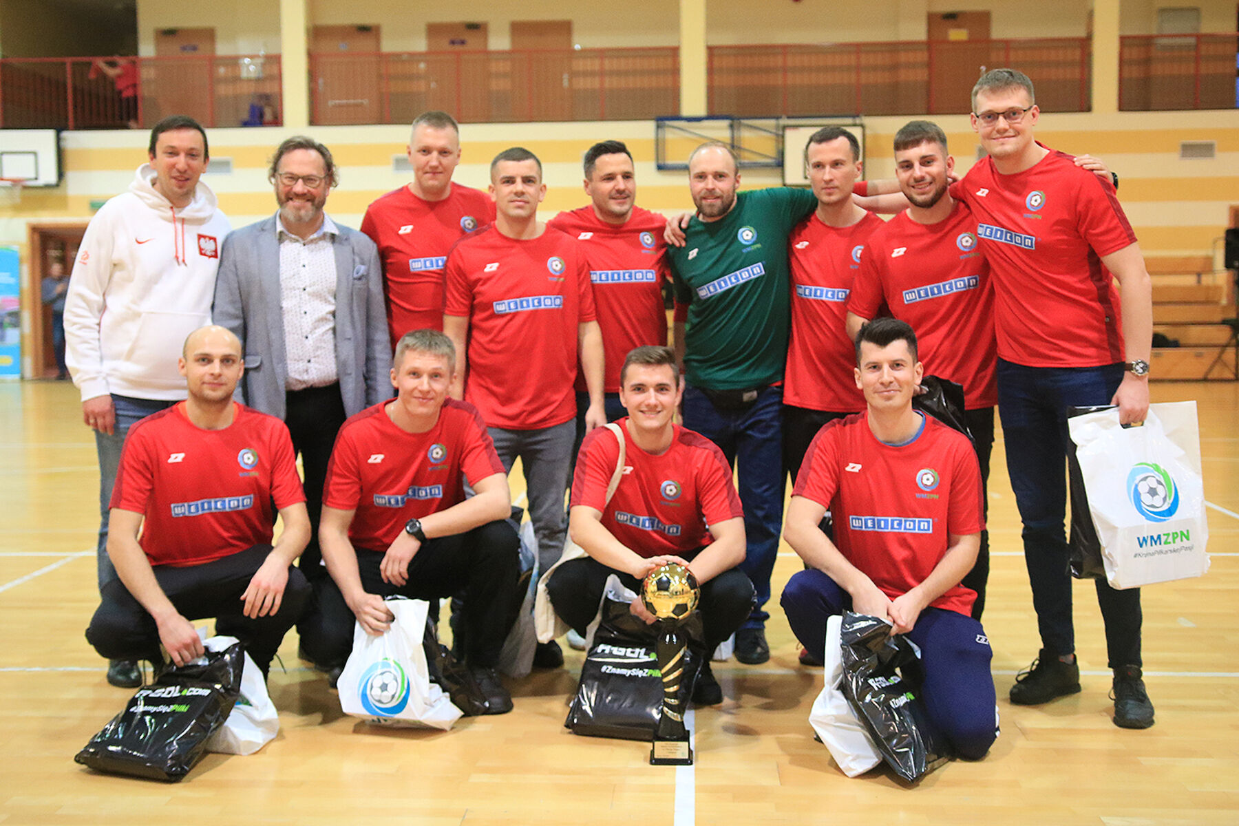 Turniej wygrali piłkarze A-klasy. Fot. wmzpn.pl