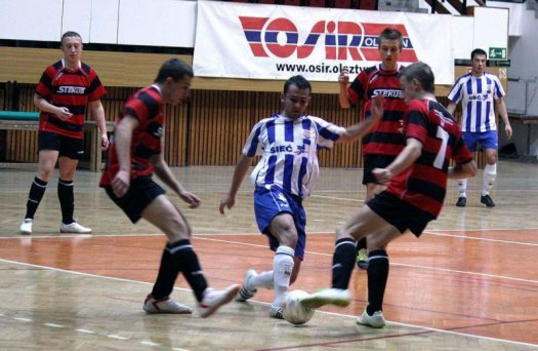 Warmińsko-mazurska III Polska Liga Futsalu miała wypełnić kibicom czas podczas zimowej przerwy w graniu na trawie. Niestety, rozgrywki okazały się wielkim niewypałem.