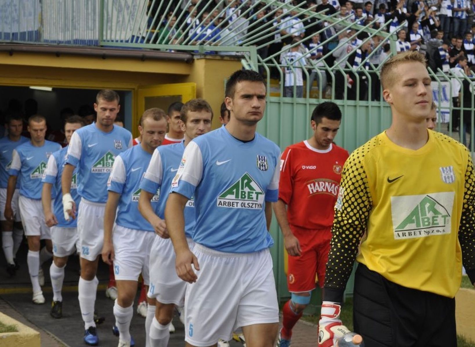 Paweł Baranowski (na pierwszym planie) zapewnia, że zimą nie zmieni barw klubowych. Fot. em