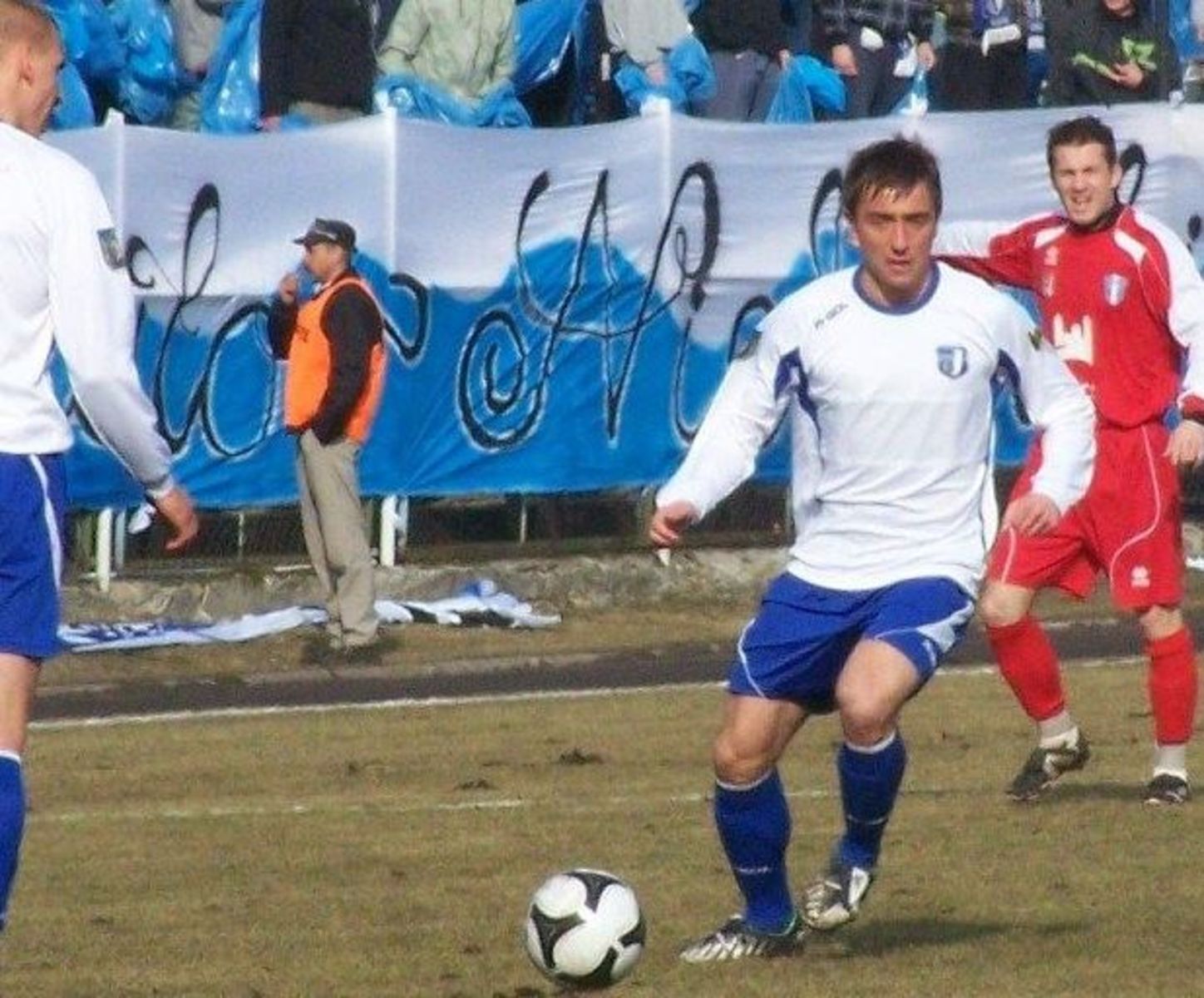 Piotr Skokowski strzelił w Rzeszowie honorową bramkę dla Jezioraka. Fot. em
