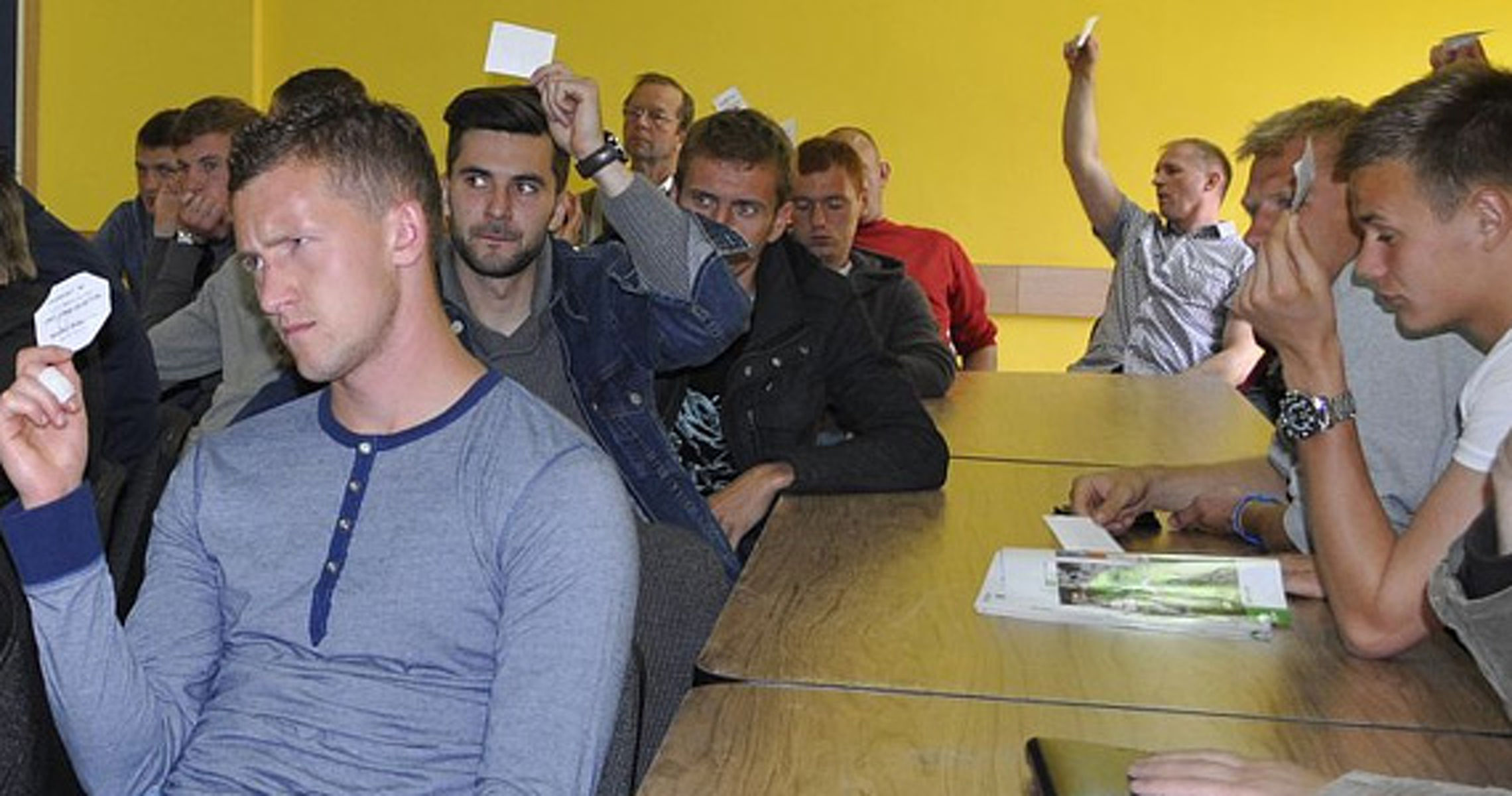Głosowanie w trakcie walnego Stomilu Olsztyn. Fot. Emil Marecki