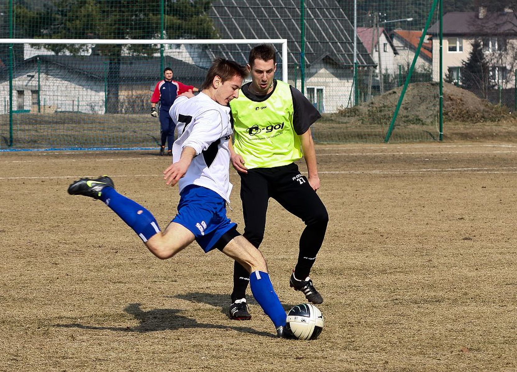 Jedną z bramek dla Sokoła strzelił Maciej Szostek. Fot. Artur Szczepański