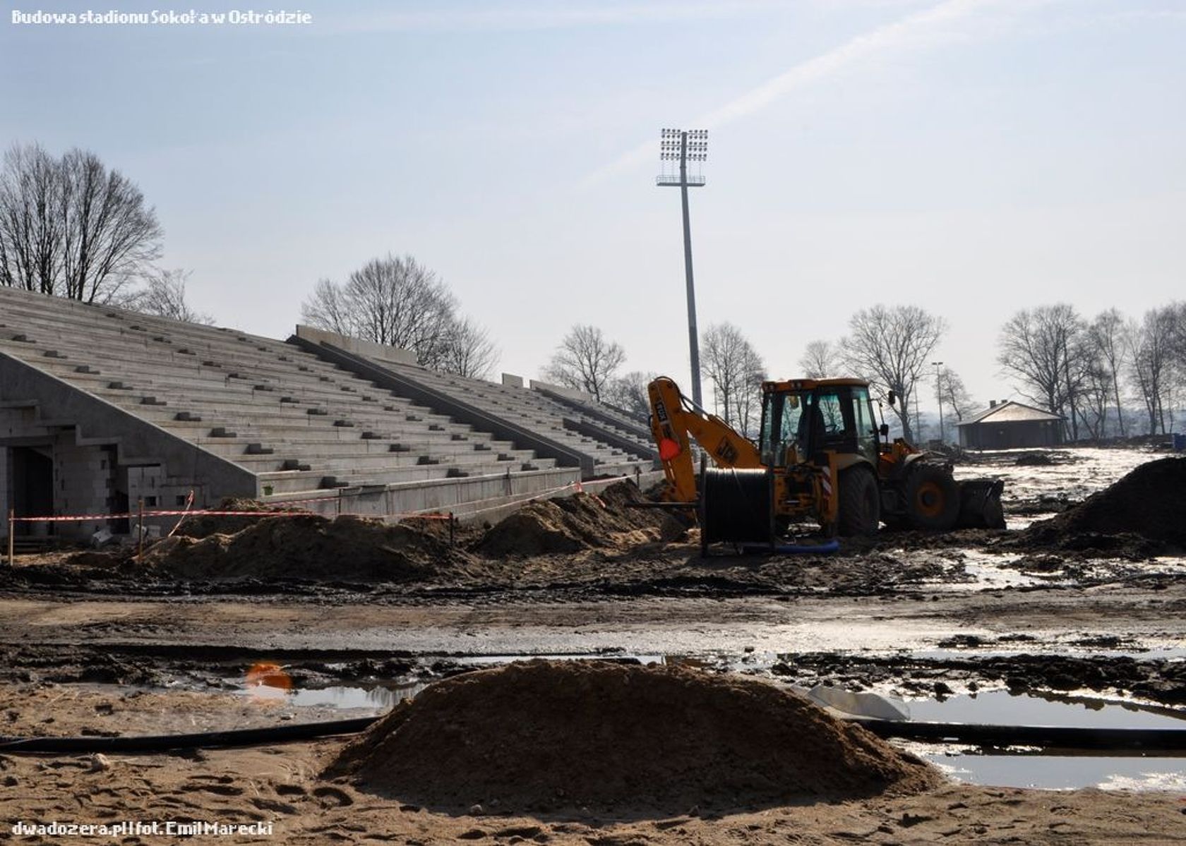Budowany stadion w Ostródzie będzie latem areną najważniejszych wydarzeń piłkarskich w regionie. Fot. Emil Marecki 