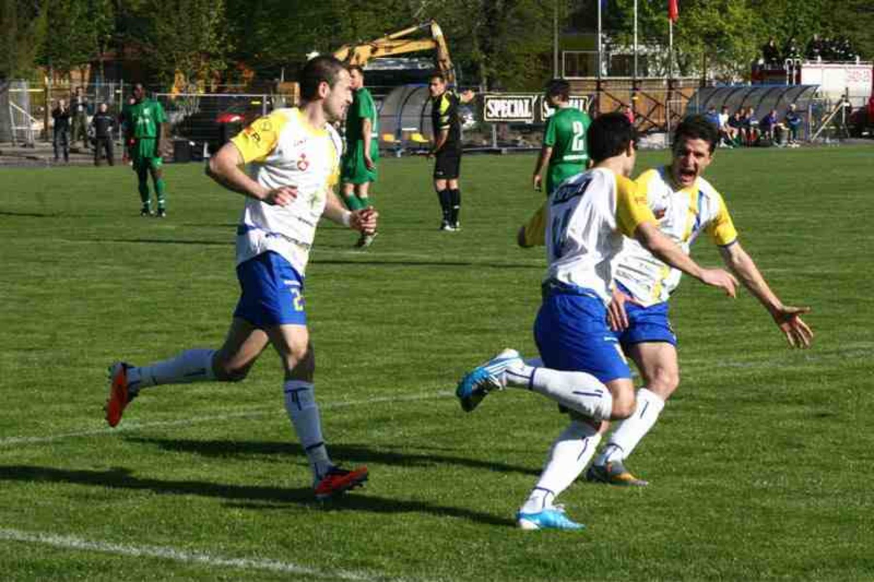 Gruzin Dawit Czigladze strzelił jedyną bramkę w meczu. Fot. elblagsportowy.pl