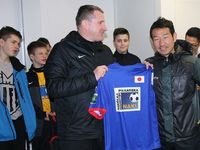 Piłkarze z Japonii trenują wspólnie z Naki Olsztyn
