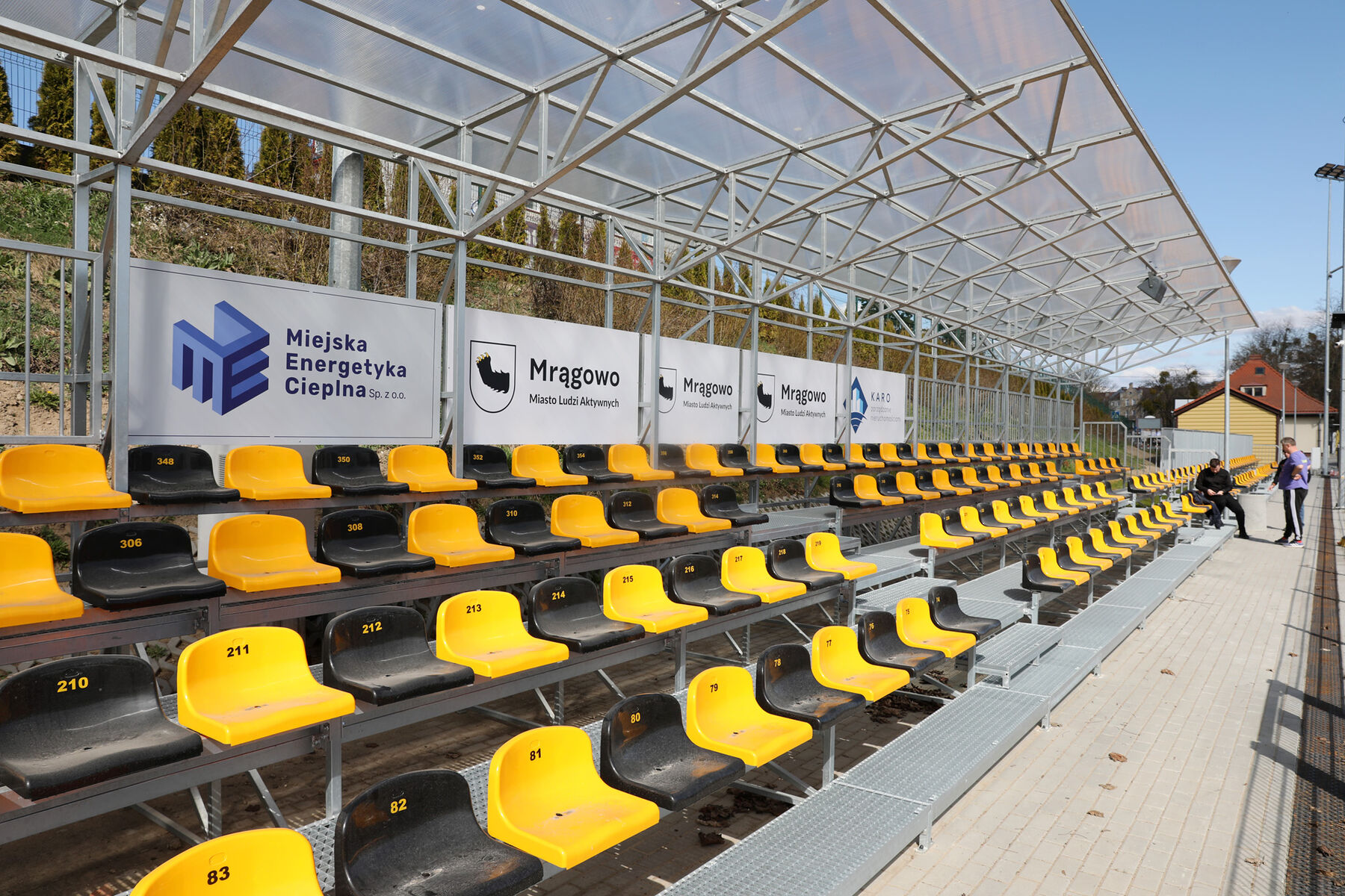 Nowa trybuna na stadionie Mrągowii Mrągowo. Fot. Łukasz Kozłowski