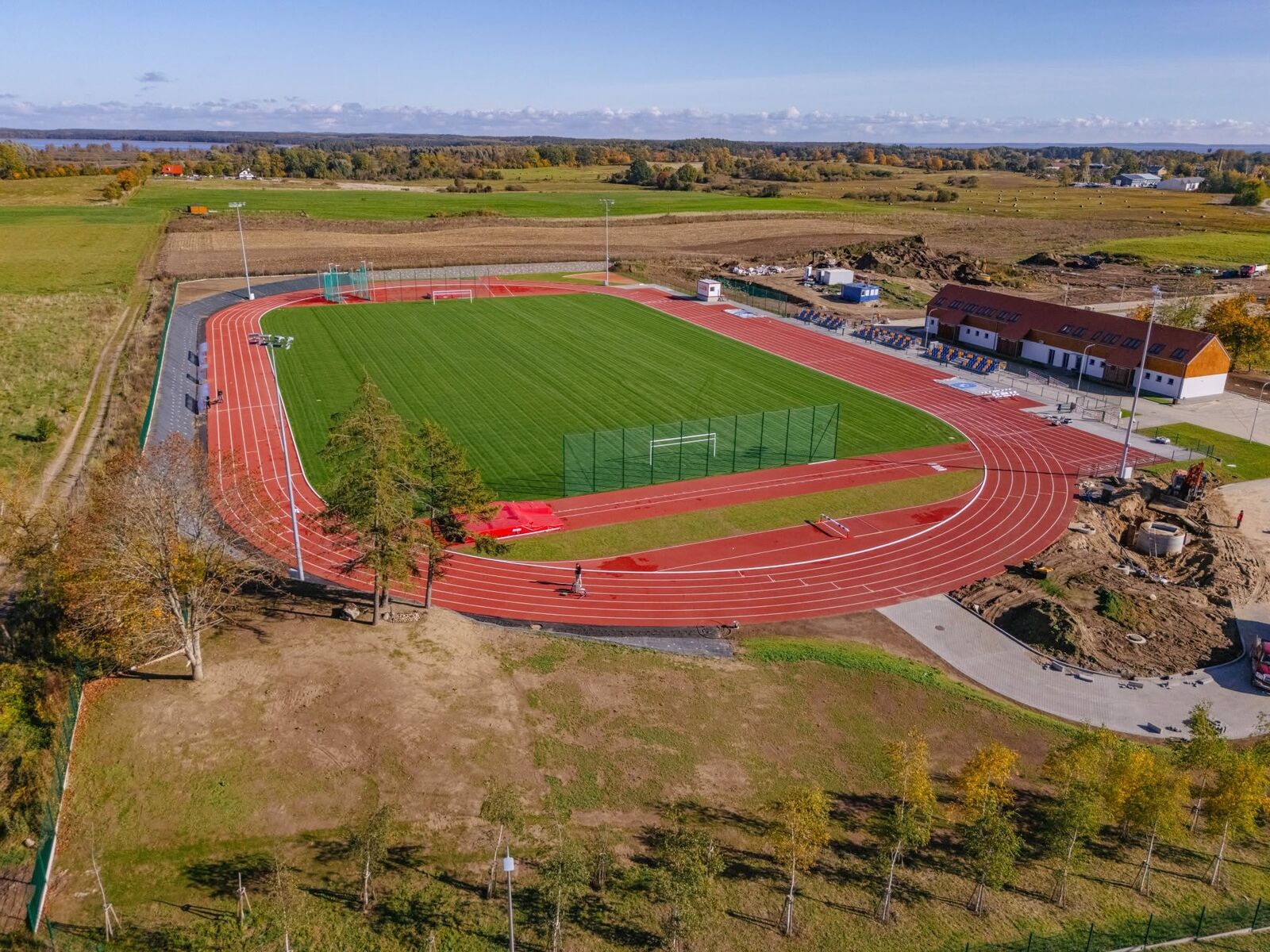 Stadion w Mikołajkach imienia Alojzego Jarguza. Fot. Piotr Jakubowski - Burmistrz Miasta Mikołajki