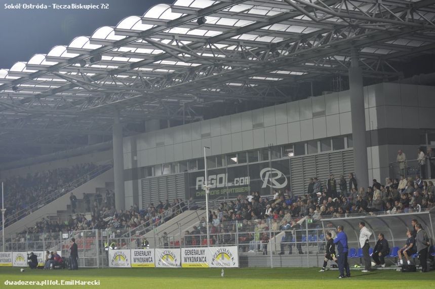 Frekwencji na stadionie IV-ligowemu Sokołowi mogą zazdrościć niektórzy II-ligowcy. Fot. em